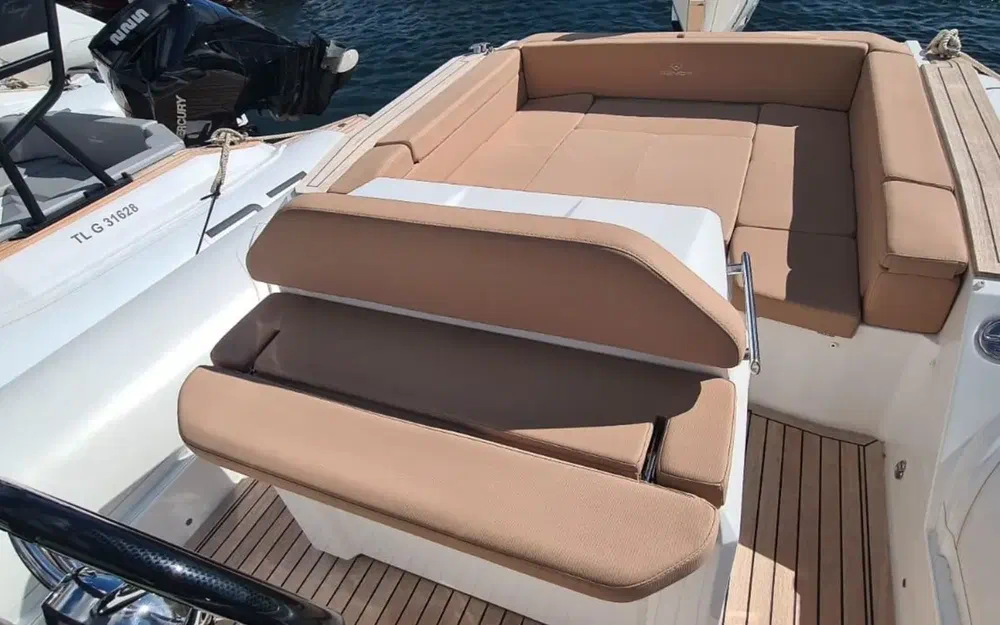 slider 5 Renier R8 Tourer