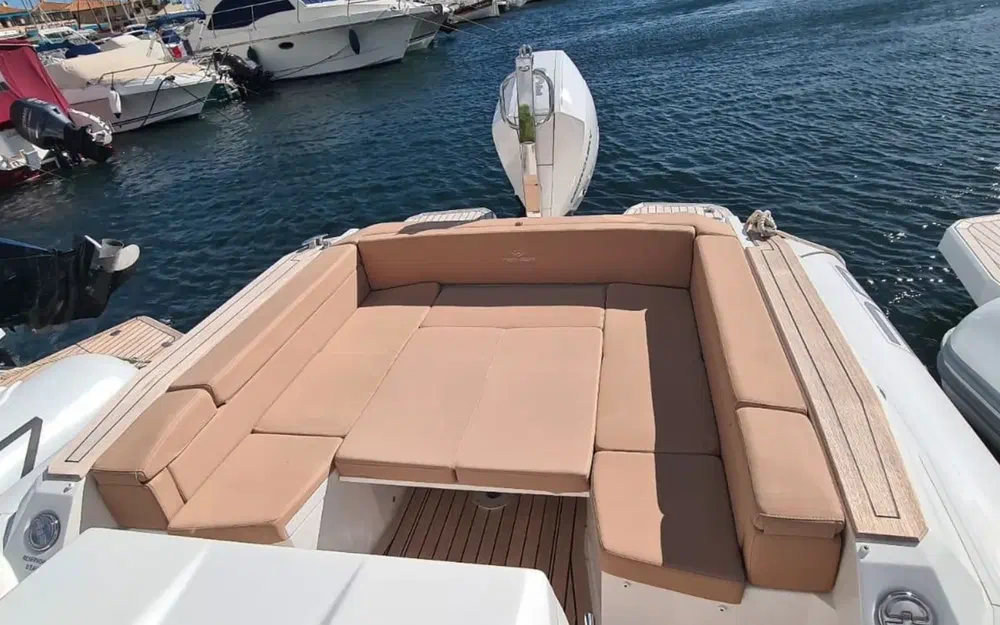 slider 6 Renier R8 Tourer