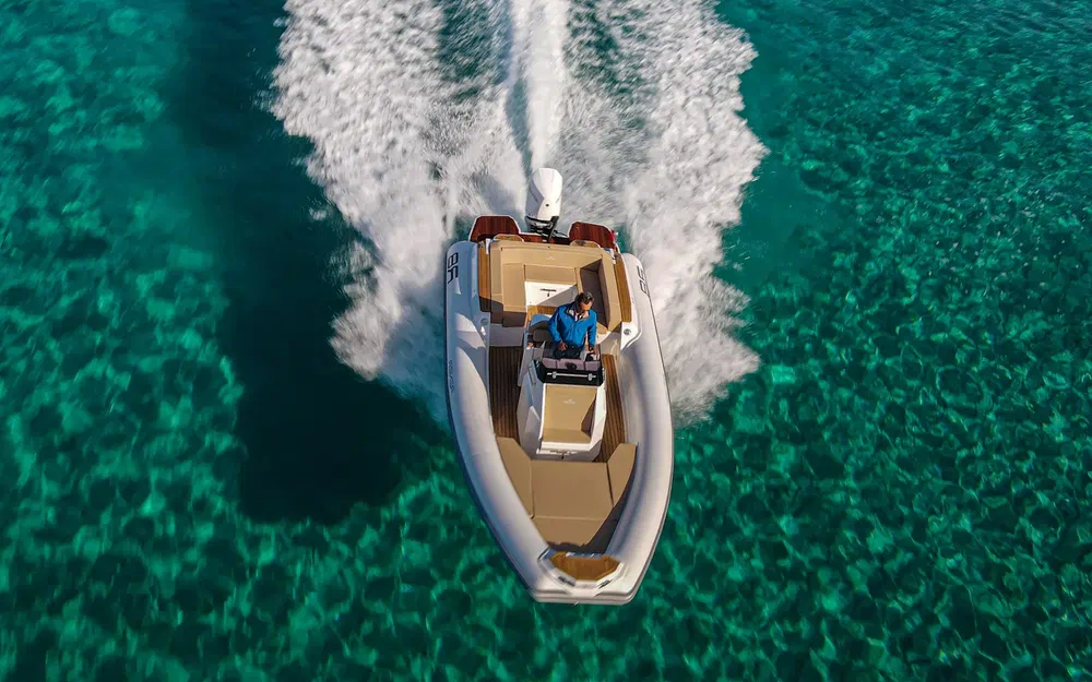 slider 11 Renier R8 Tourer