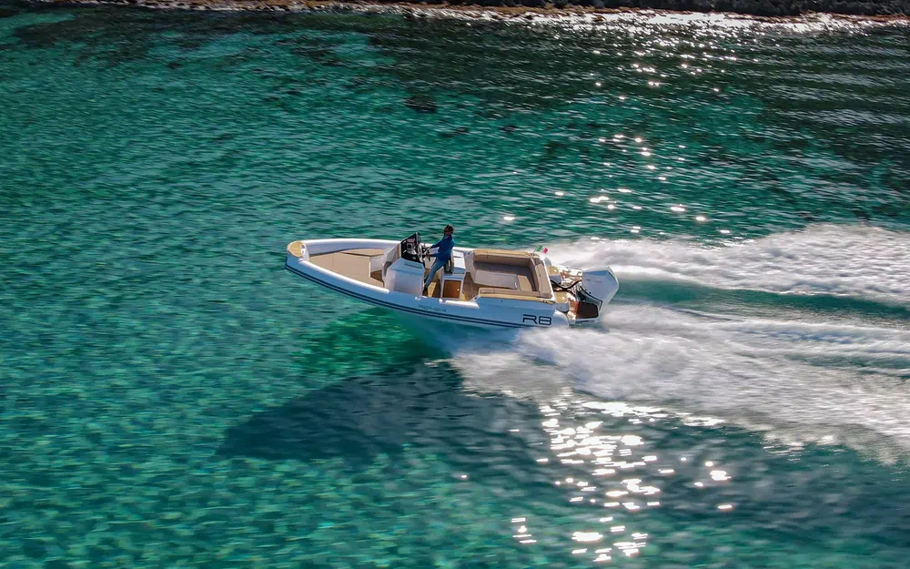 slider 5 Renier R8 Tourer