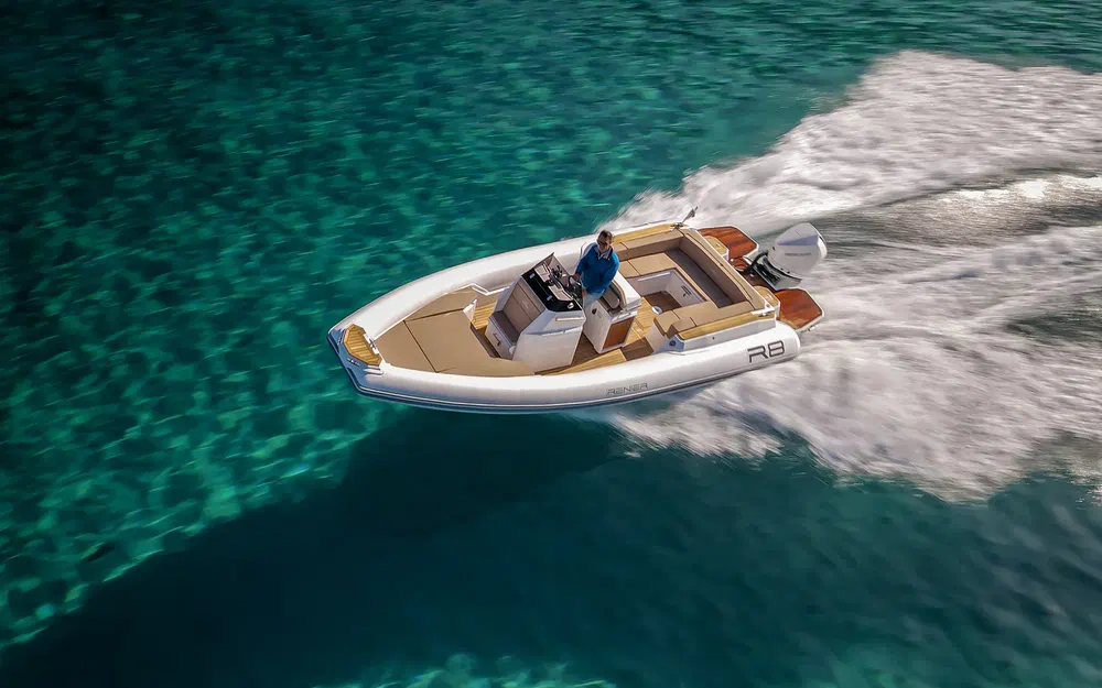 slider 6 Renier R8 Tourer