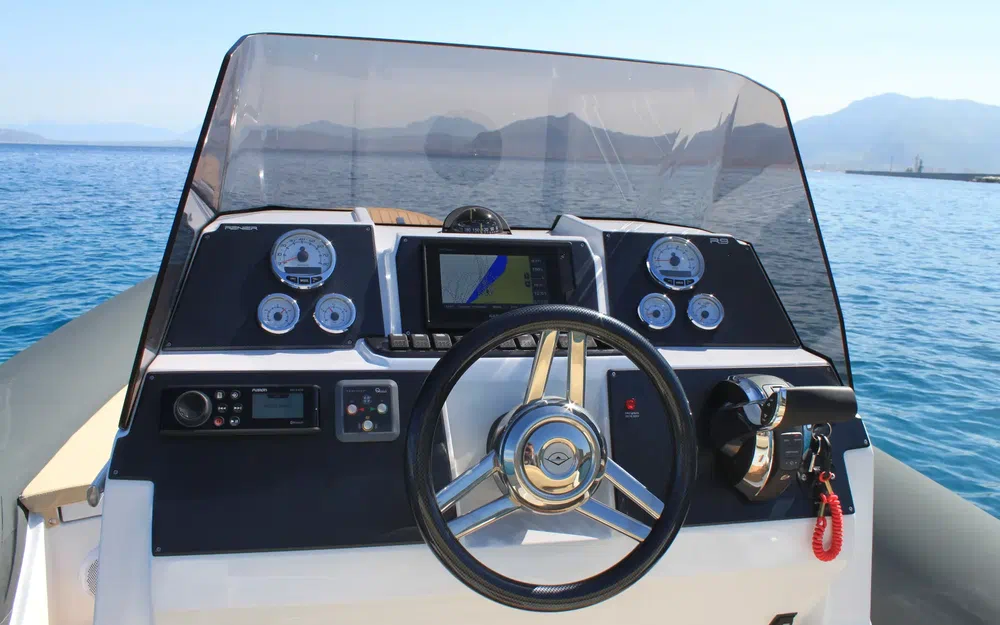 slider 10 Renier R9 Tourer