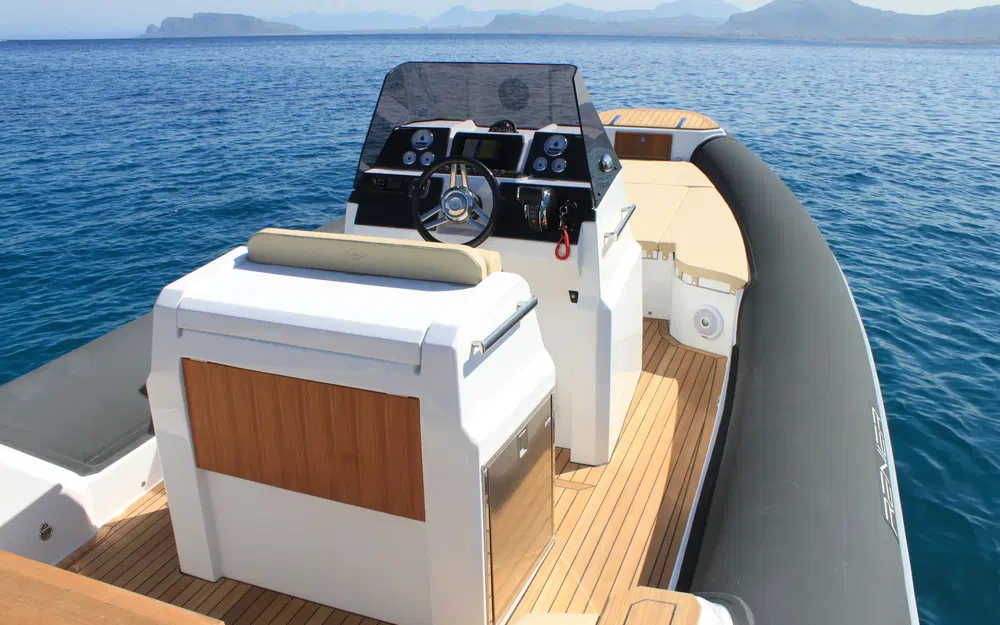 slider 11 Renier R9 Tourer