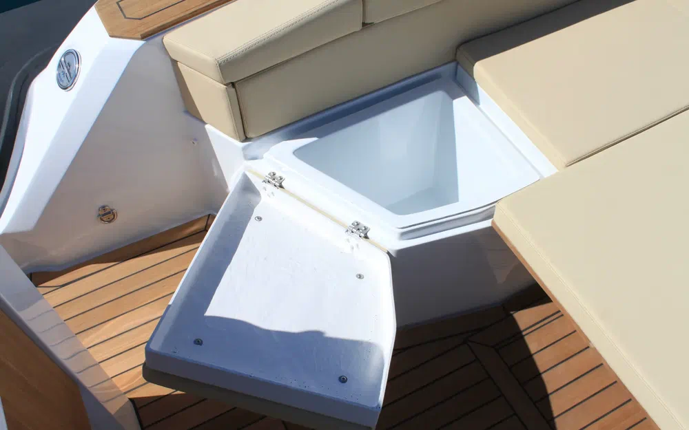 slider 15 Renier R9 Tourer