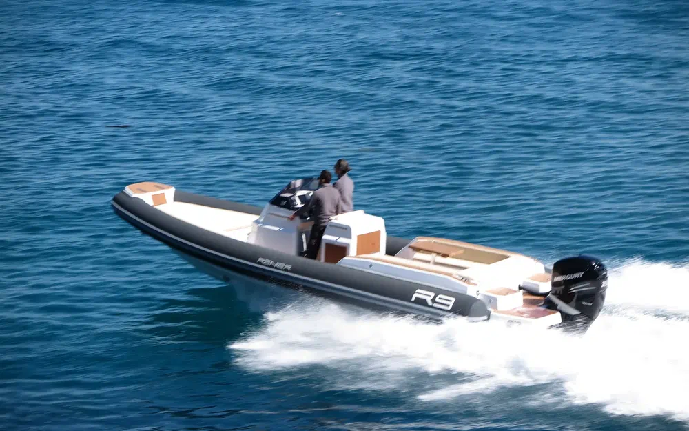 slider 3 Renier R9 Tourer