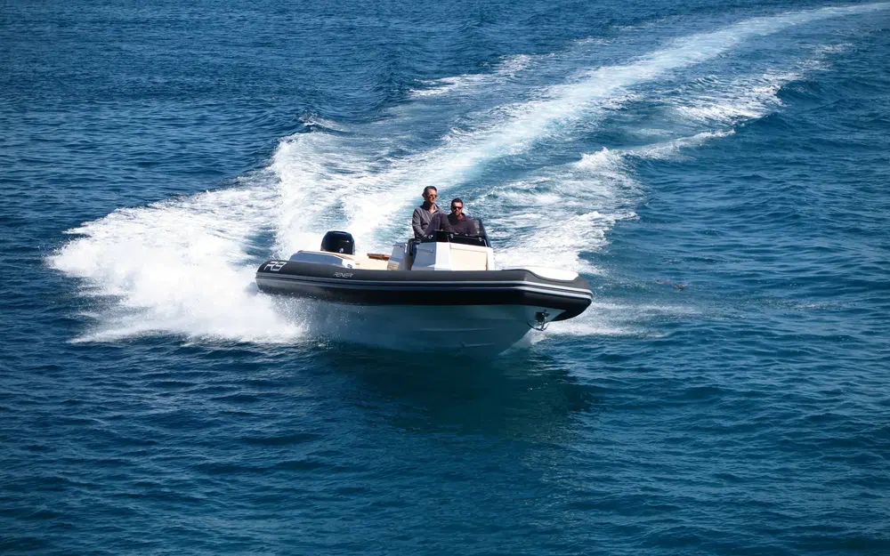 slider 6 Renier R9 Tourer