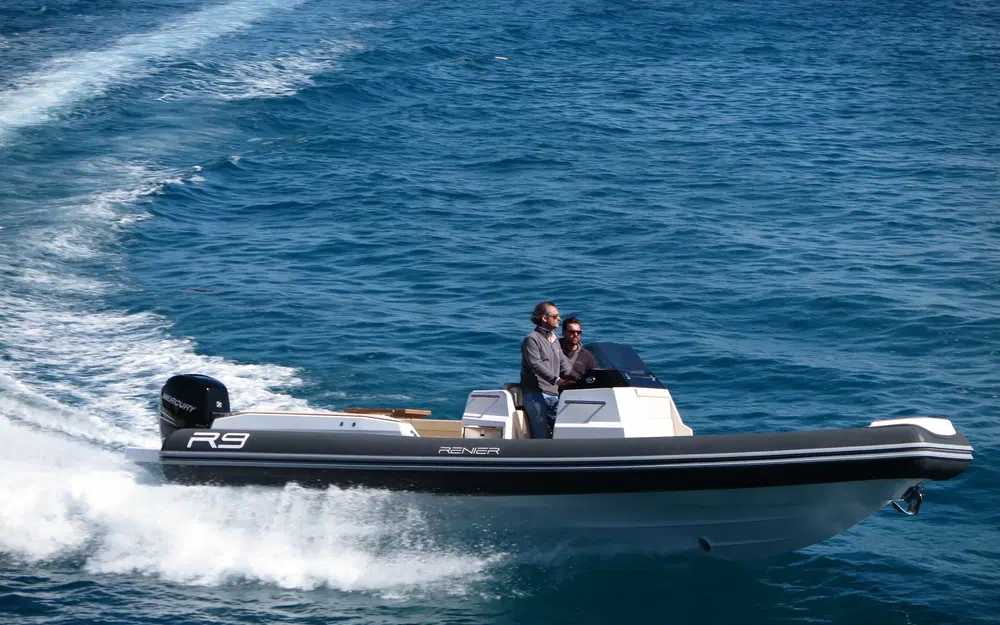 slider 7 Renier R9 Tourer