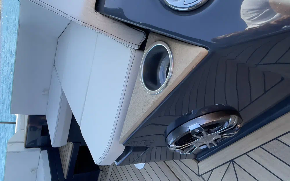 slider 15 Renier R12