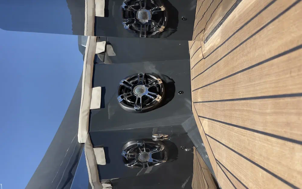 slider 16 Renier R12