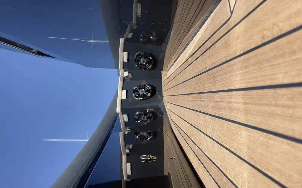 slider 17 Renier R12