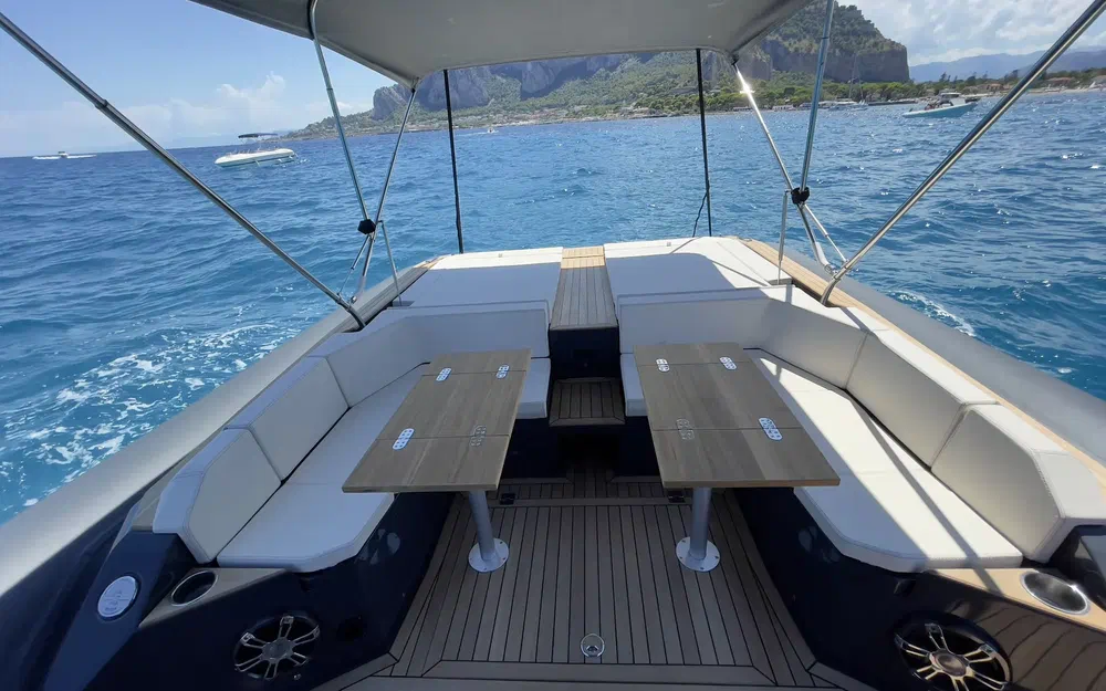 slider 27 Renier R12