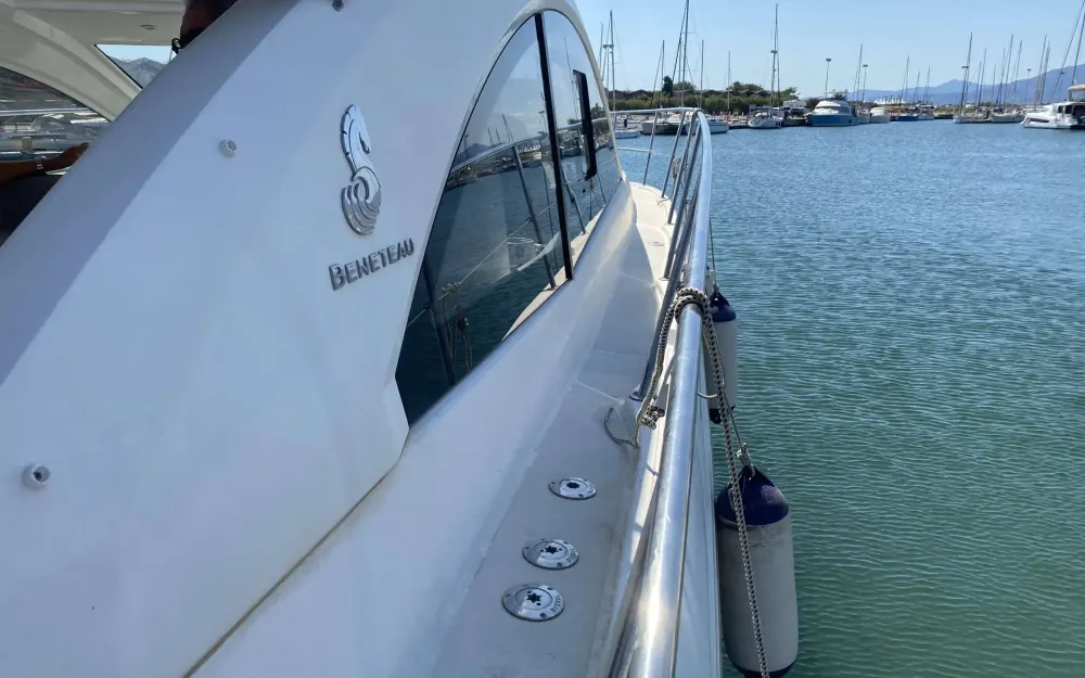 slider 10 Beneteau Monte Carlo 42