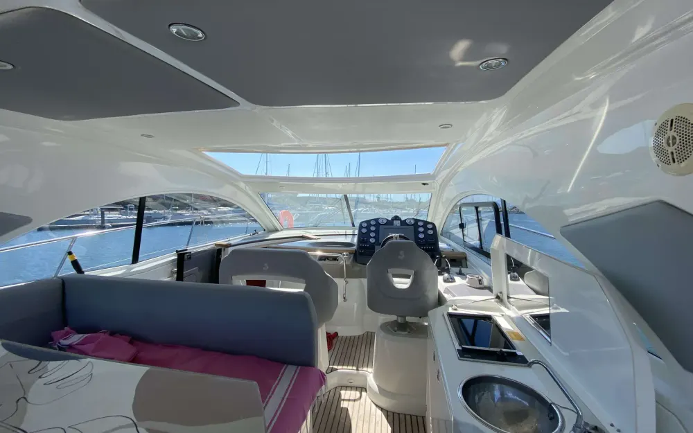 slider 3 Beneteau Monte Carlo 42