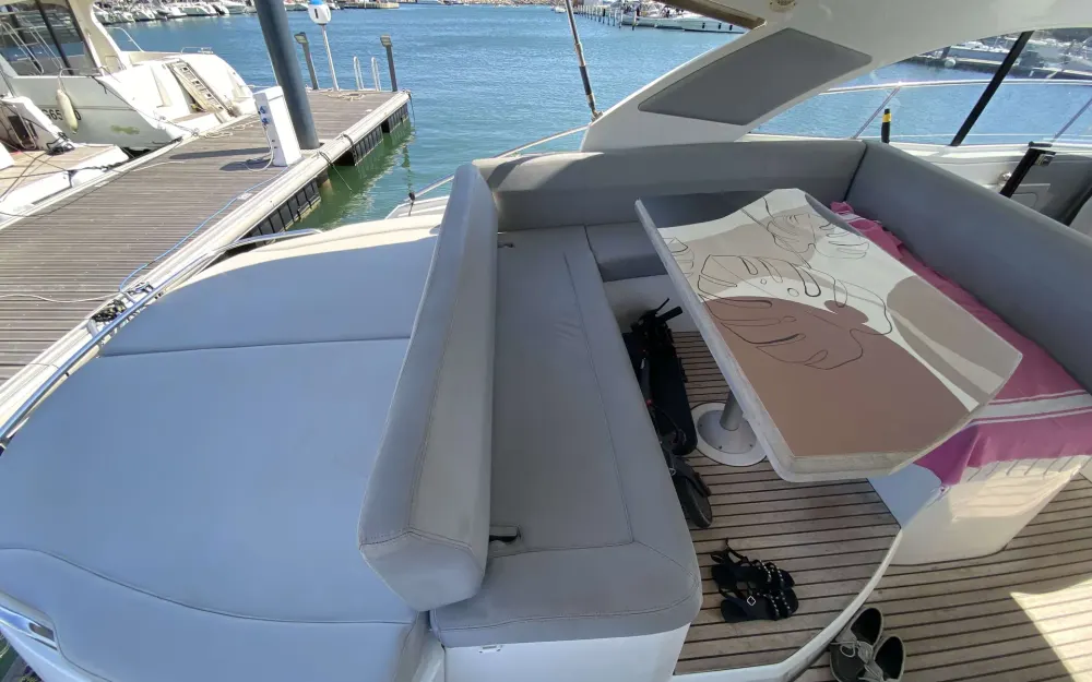 slider 5 Beneteau Monte Carlo 42