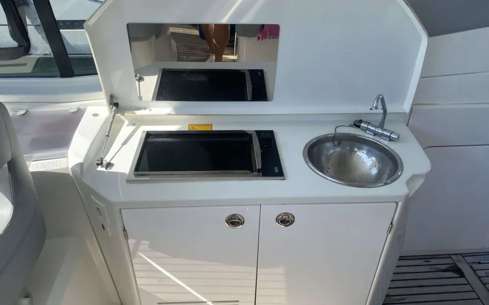 slider 8 Beneteau Monte Carlo 42