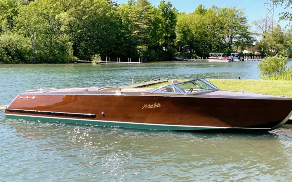 slider 0 Hacker Craft 30 SPORT