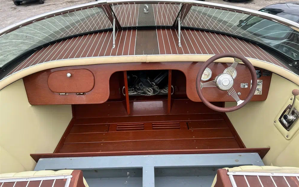 slider 3 Hacker Craft 30 SPORT