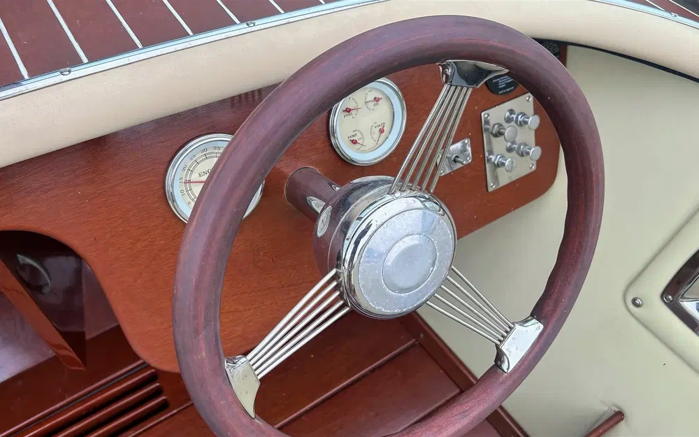 slider 6 Hacker Craft 30 SPORT