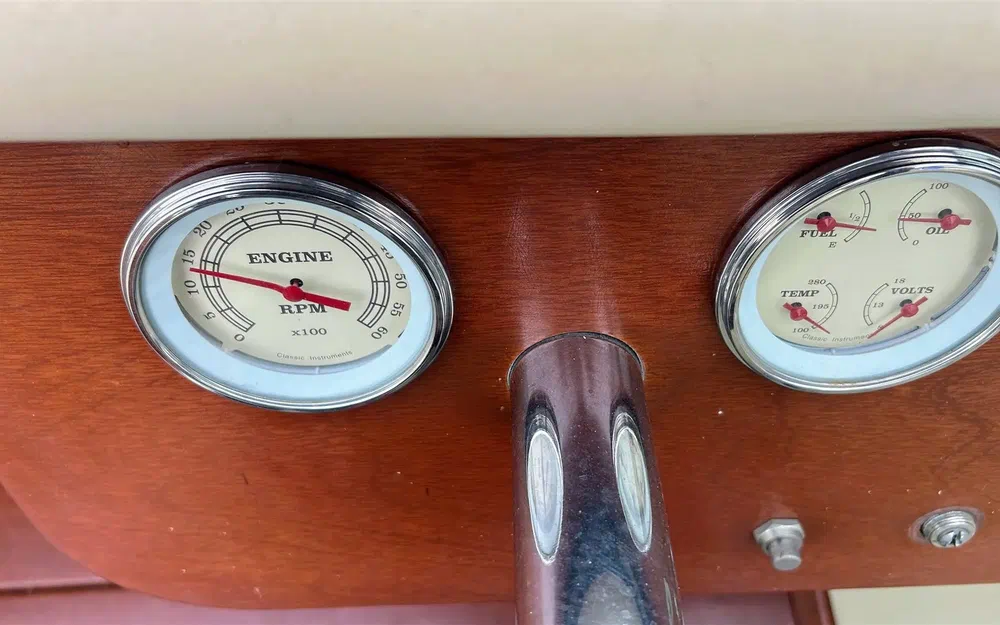 slider 8 Hacker Craft 30 SPORT