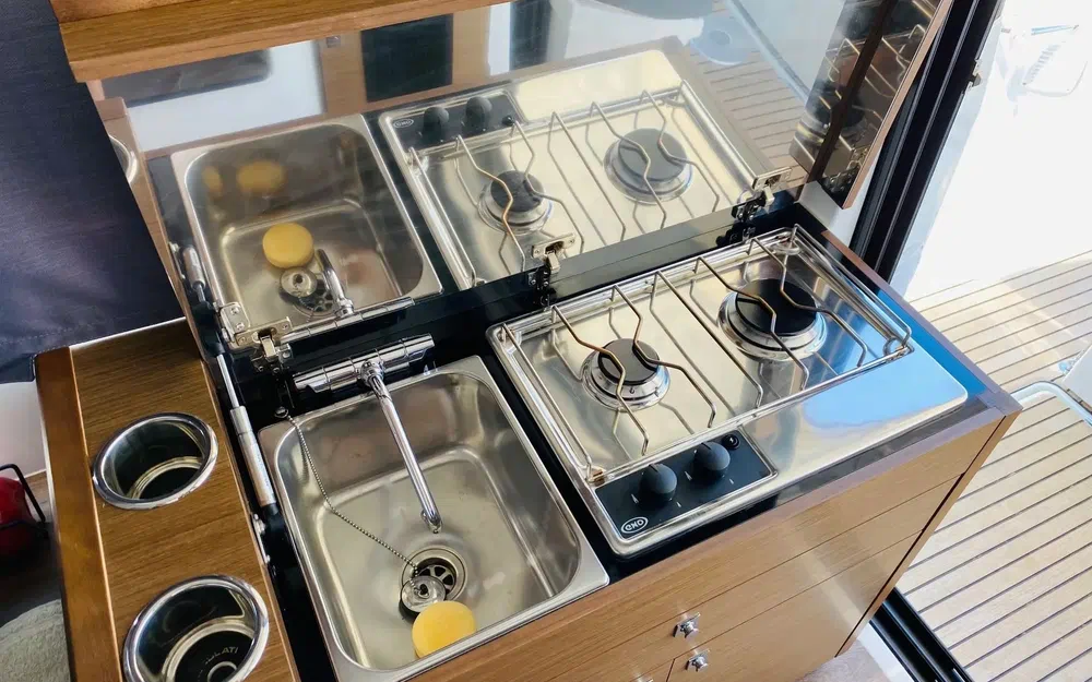 slider 9 Jeanneau Merry Fisher 895