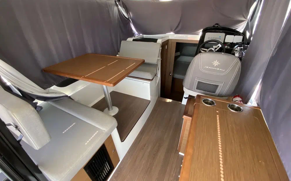 slider 14 Jeanneau Merry Fisher 895