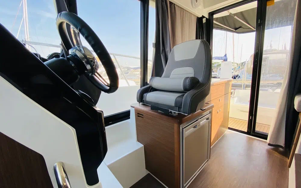 slider 8 Jeanneau Merry Fisher 895