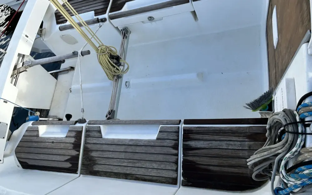 slider 1 Beneteau First 260 Spirit