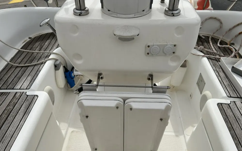 slider 13 Poncin Yachts Harmony 42