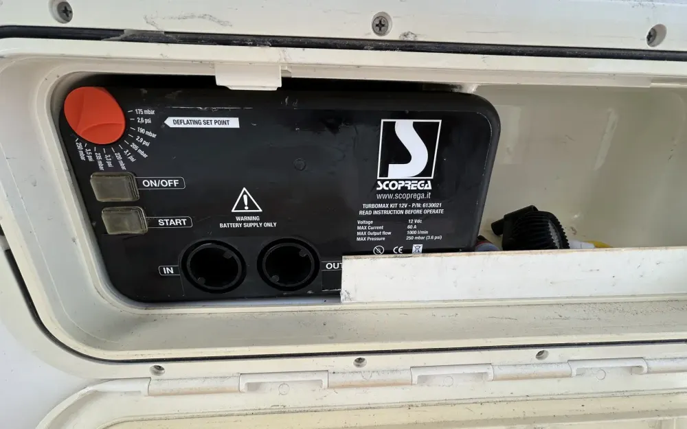 slider 12 Capelli Tempest 900WA