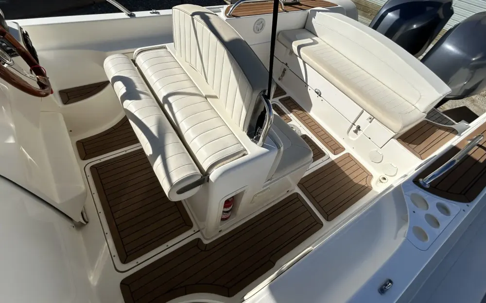 slider 2 Capelli Tempest 900WA