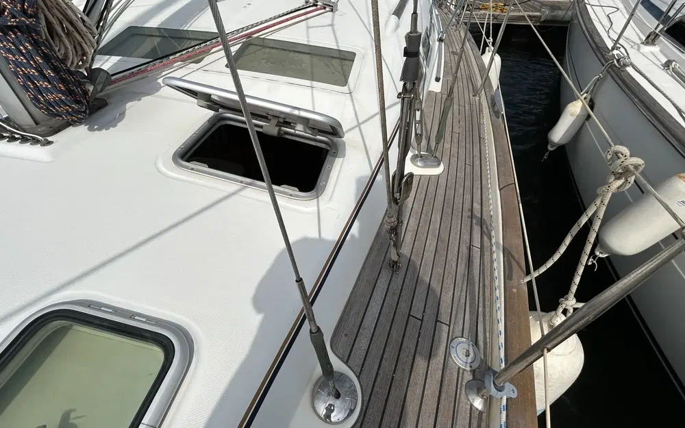 slider 15 Beneteau Oceanis 423