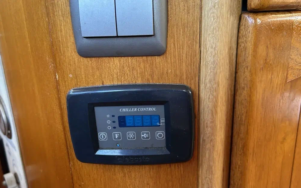 slider 9 Grand Banks 42 Europa