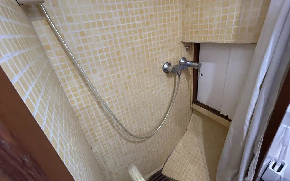 slider 12 Grand Banks 42 Europa