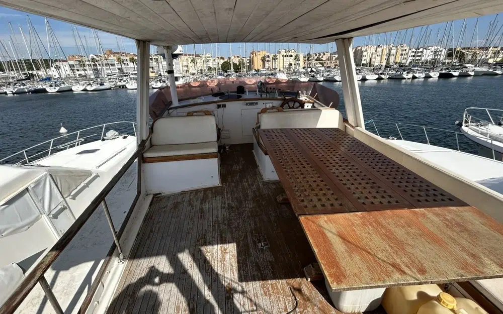 slider 16 Grand Banks 42 Europa