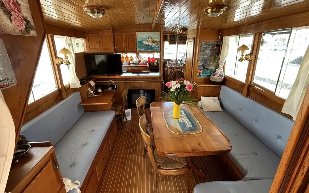 slider 1 Grand Banks 42 Europa