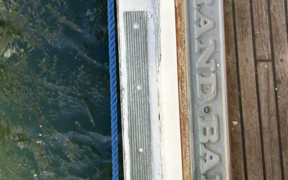 slider 19 Grand Banks 42 Europa