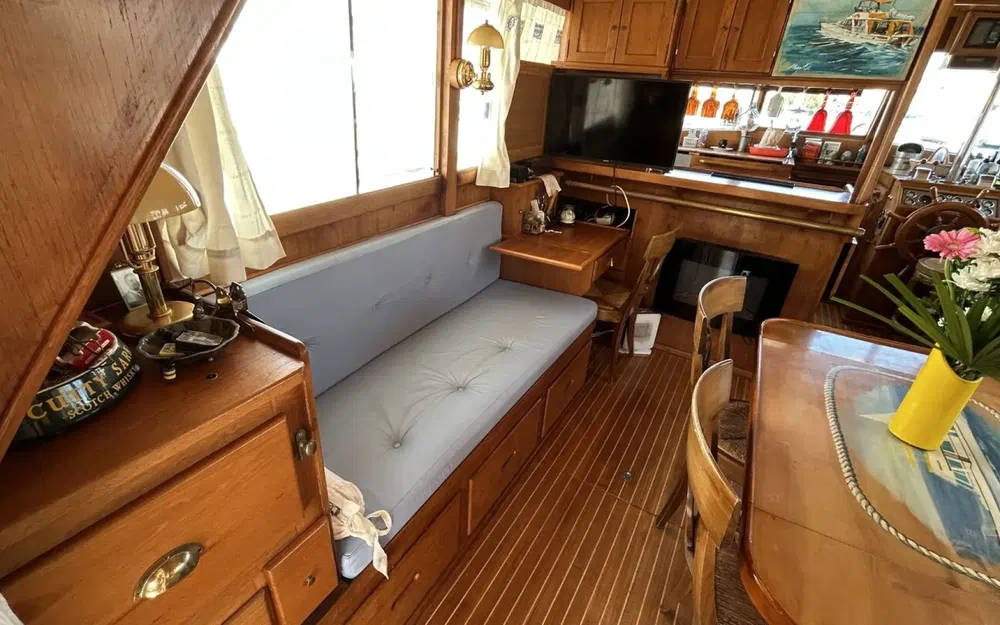 slider 3 Grand Banks 42 Europa