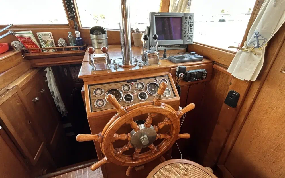 slider 7 Grand Banks 42 Europa