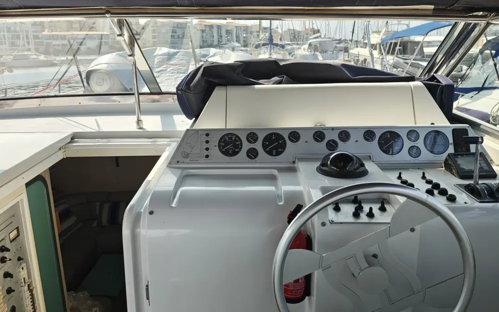 slider 5 Ferretti Altura 47