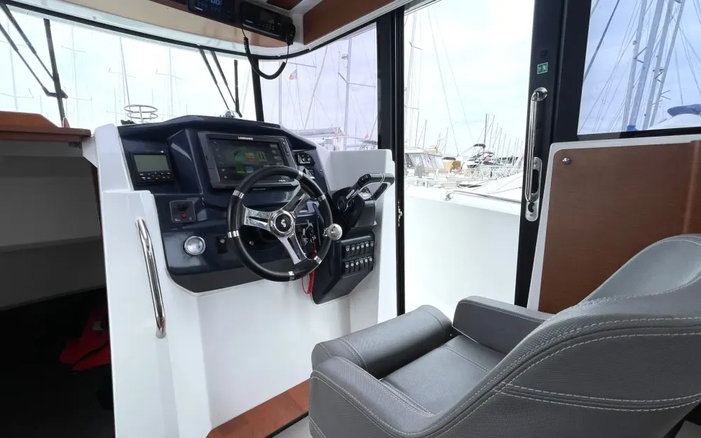 slider 9 Beneteau Barracuda 9 Fly
