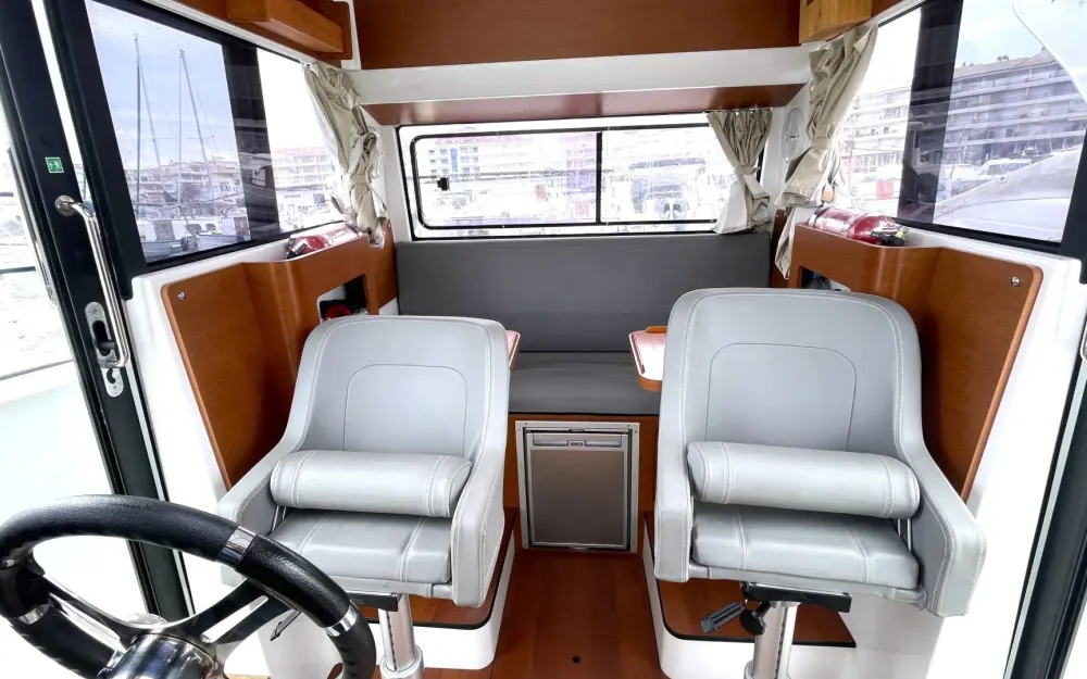 slider 10 Beneteau Barracuda 9 Fly