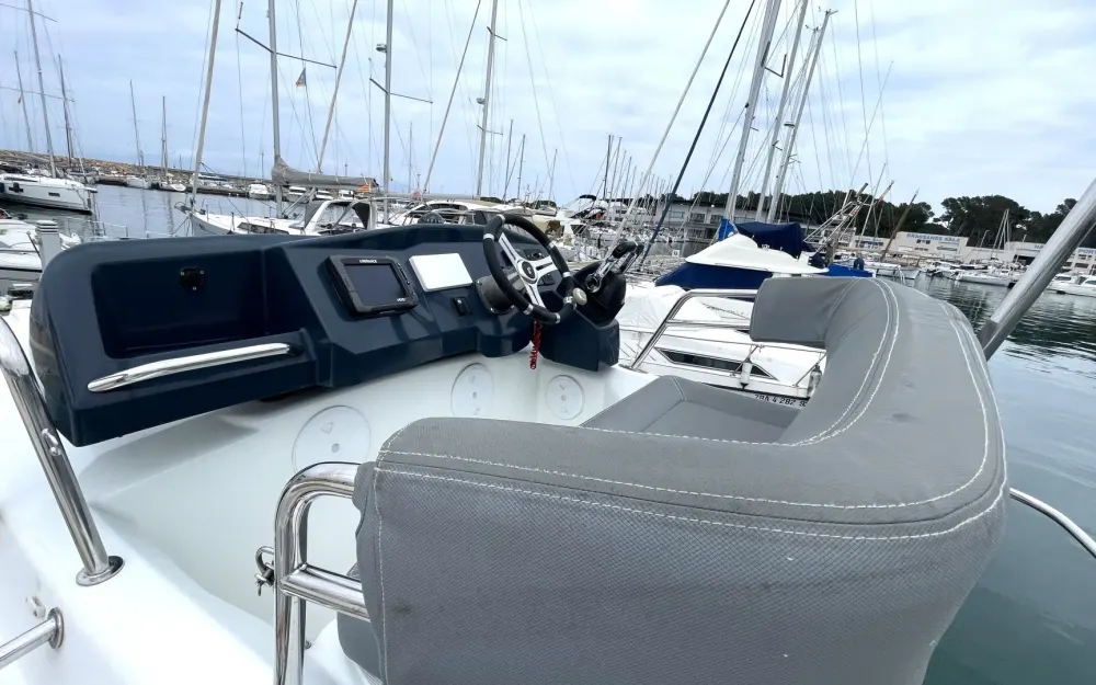 slider 3 Beneteau Barracuda 9 Fly