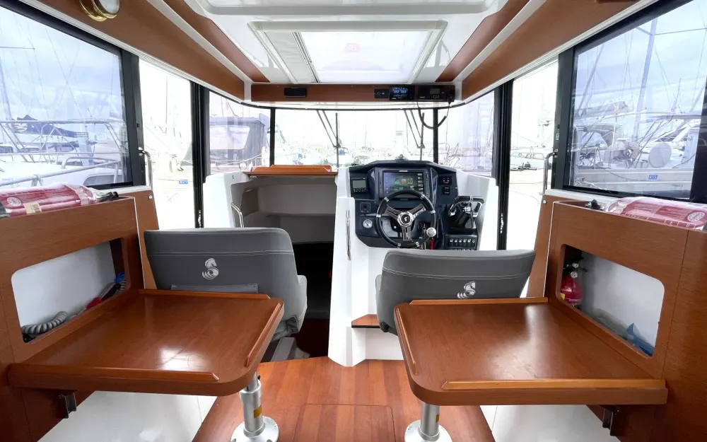 slider 6 Beneteau Barracuda 9 Fly