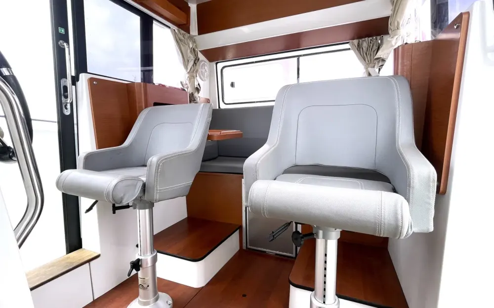 slider 8 Beneteau Barracuda 9 Fly