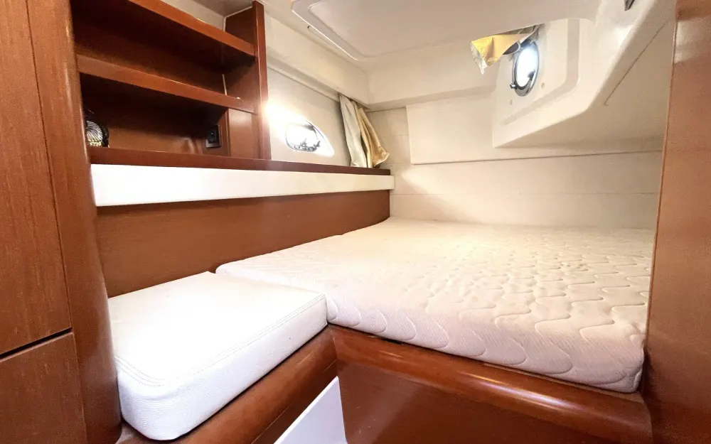 slider 11 Beneteau Gran Turismo 34