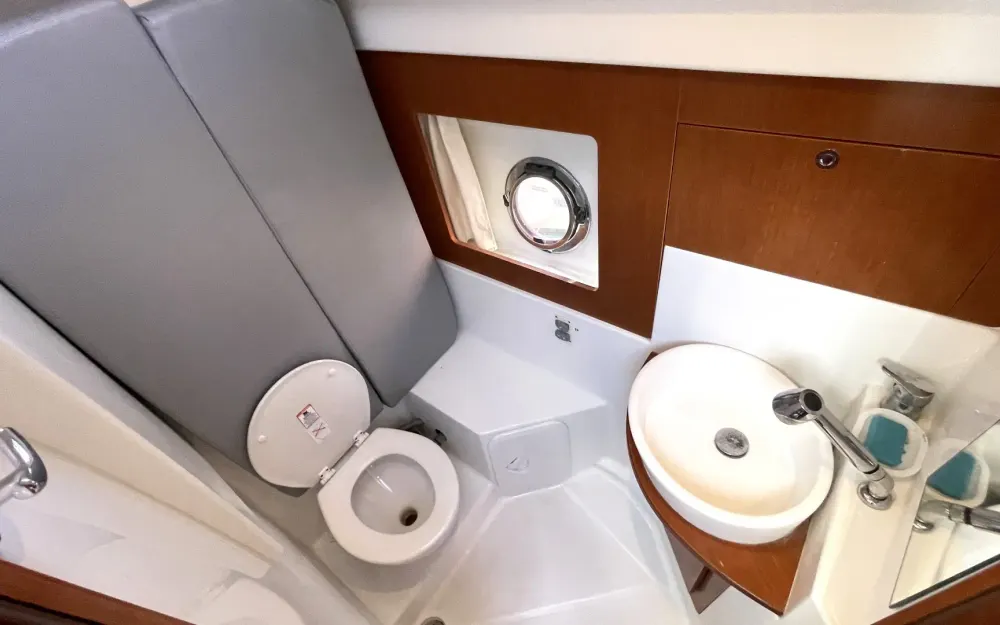slider 12 Beneteau Gran Turismo 34