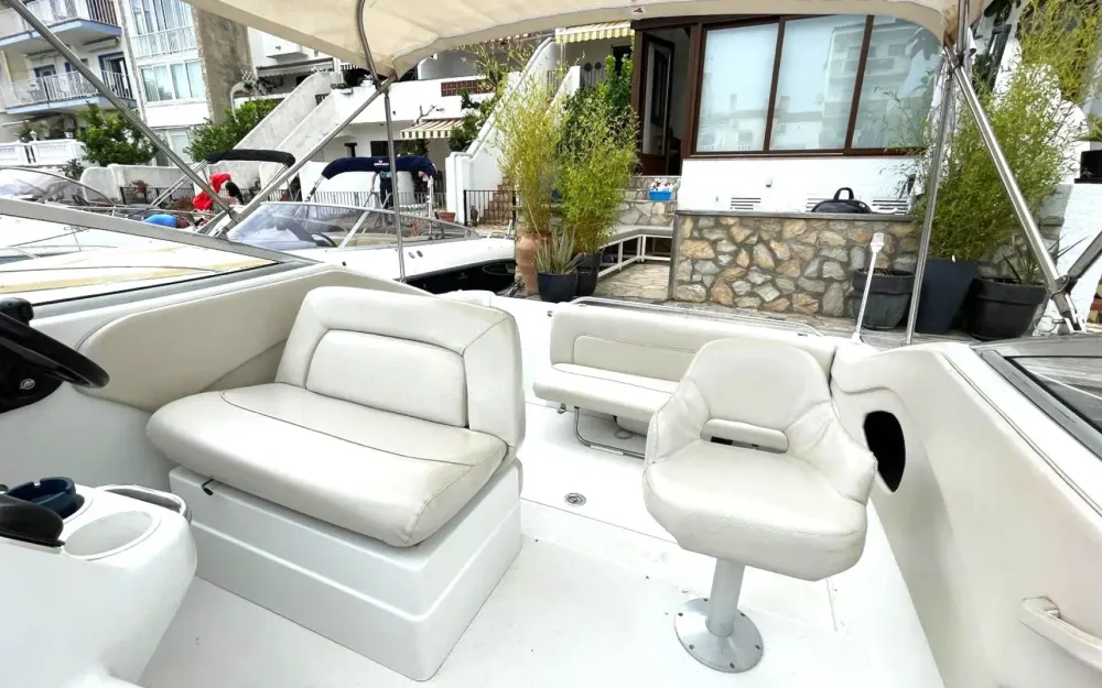 slider 2 Chris Craft Crowne 25