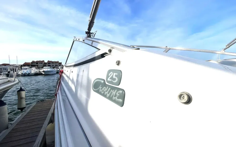 slider 3 Chris Craft Crowne 25