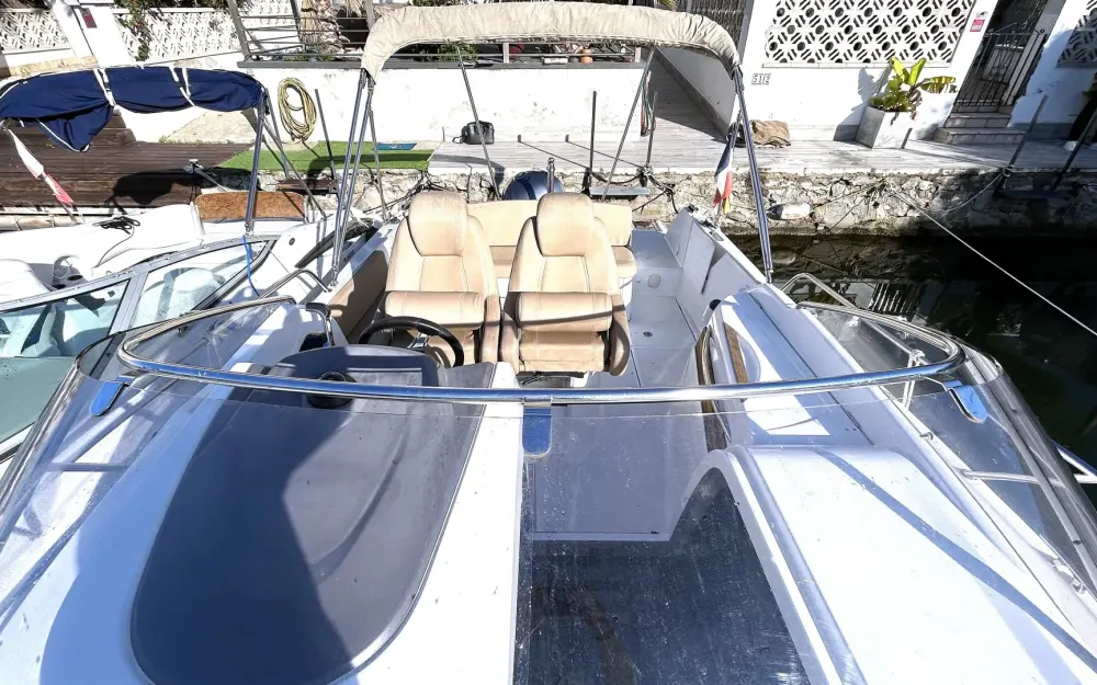 slider 10 Jeanneau Cap Camarat