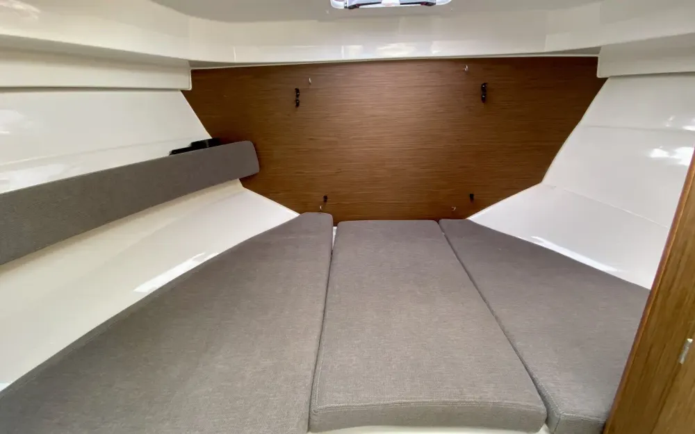 slider 12 Beneteau Antares 8 OB